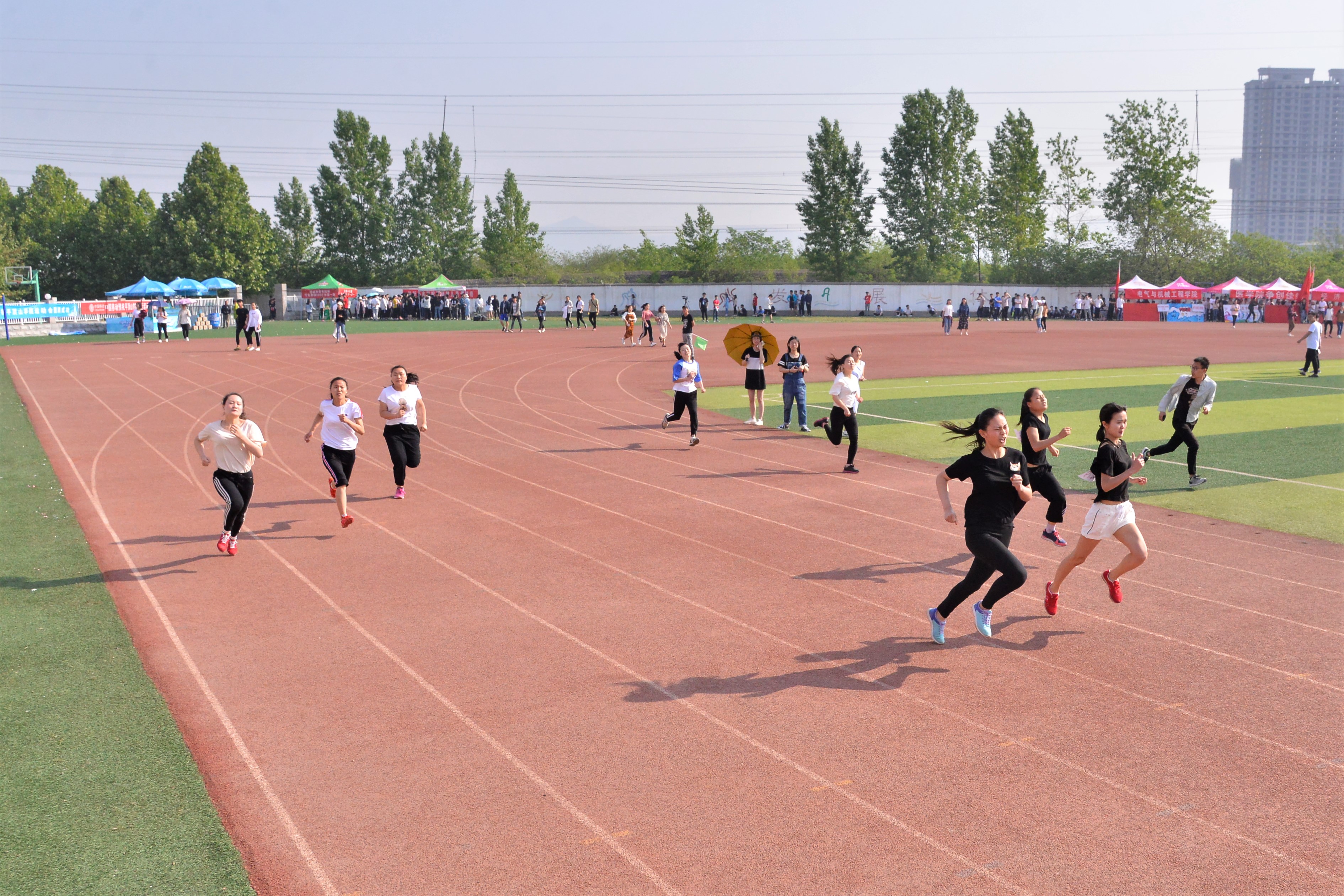 平顶山学院2018年春季运动会掠影