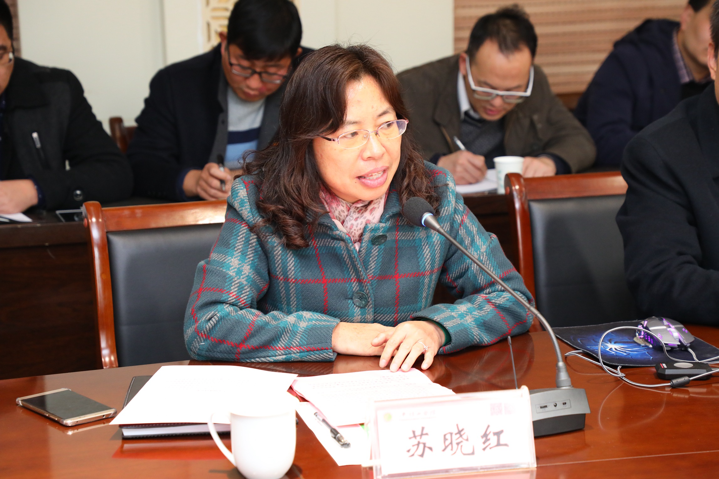 校长苏晓红介绍学校情况(摄影/陈留彪)