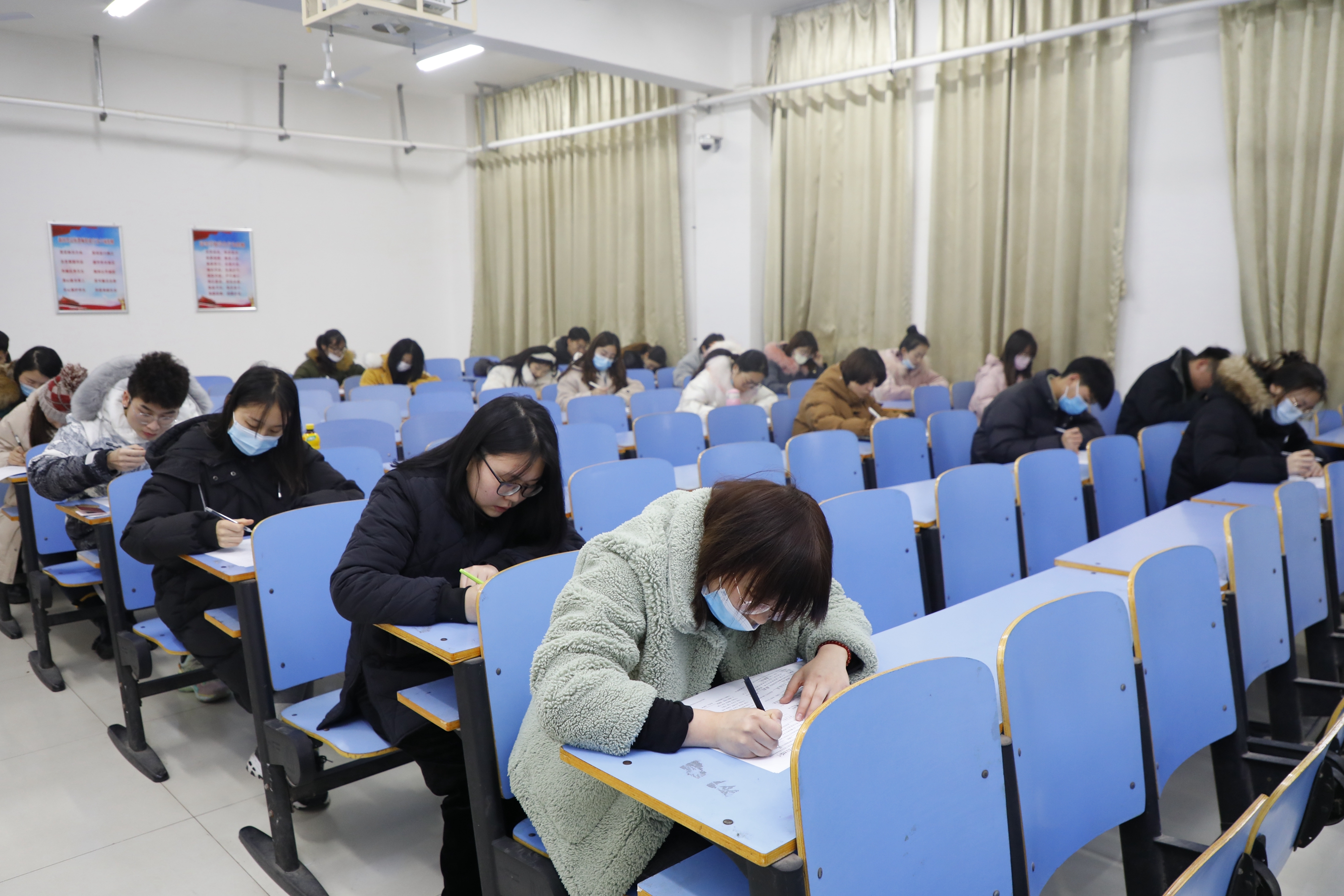 各考场秩序井然(摄影/陈留彪)