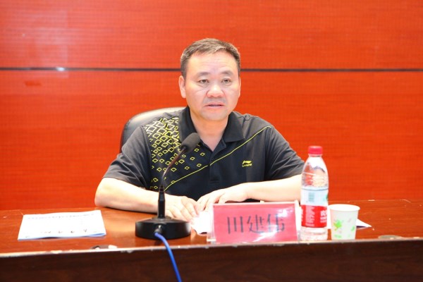 党委副书记田建伟作动员讲话志愿者合影志愿者出征
